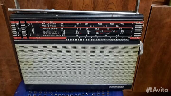 Радиоприёмник VEF 214 ссср. Приёмник ссср. 1988г