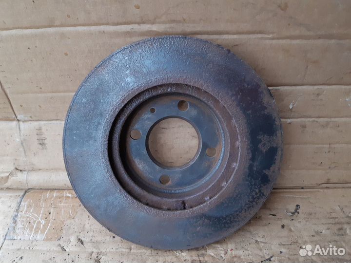 Диск тормозной перед. Фольксваген Гольф 3