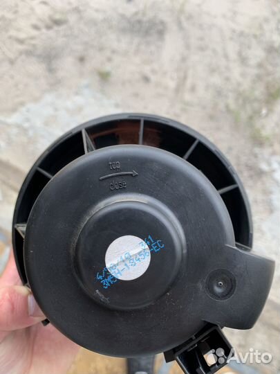 Моторчик вентилятора кондиционера