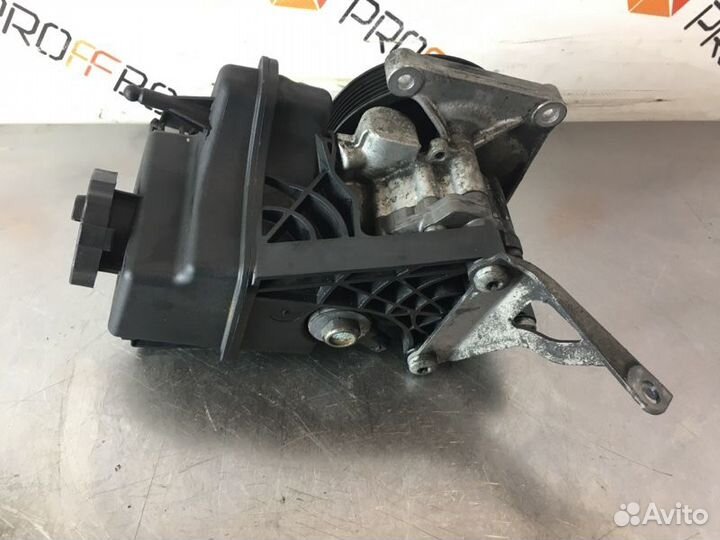 Насос гидроусилителя руля Mercedes C-Class W204