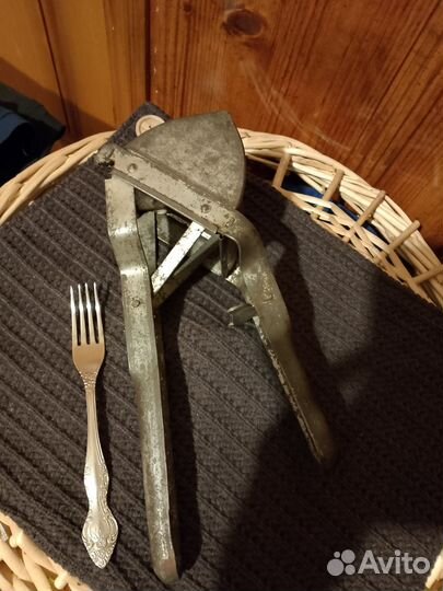 Старинный кухонный прибор