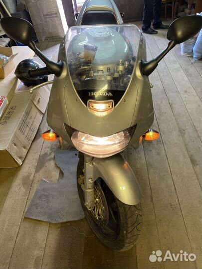 Продам Honda VTR1000f