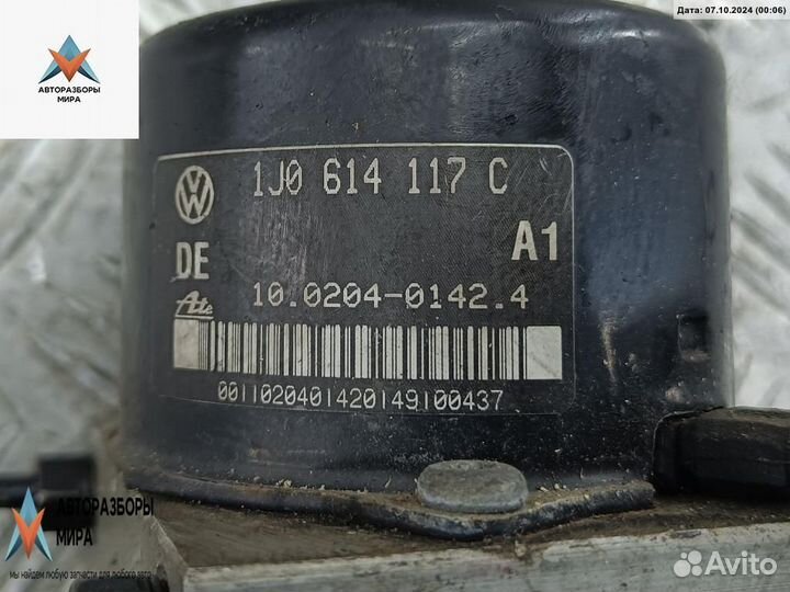 Блок ABS Volkswagen Bora 1998 1J0907379G