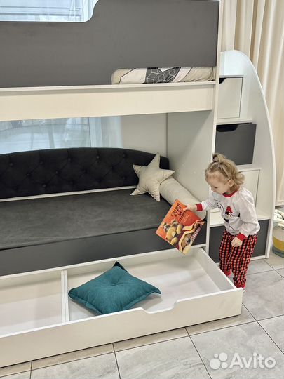 Двухъярусная кровать