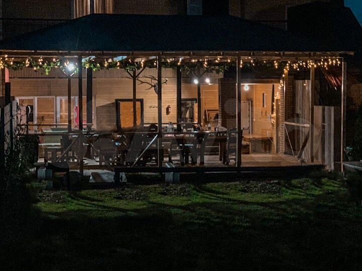 Коттедж 260 м² на участке 16 сот.