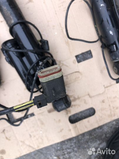 Стойки амортизаторы задние Mercedes Benz w211 e211