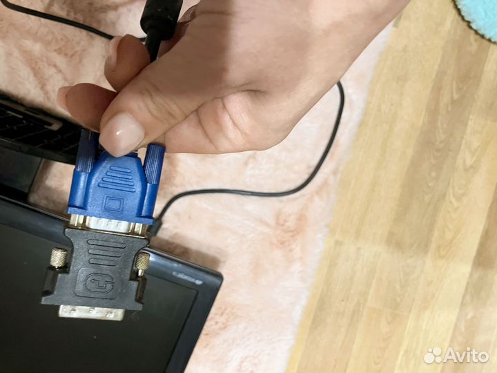 Старенький монитор