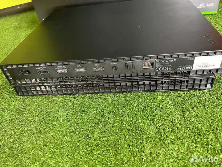 Игровая консоль Xbox ONE X 1TB (102251)(12а/2)