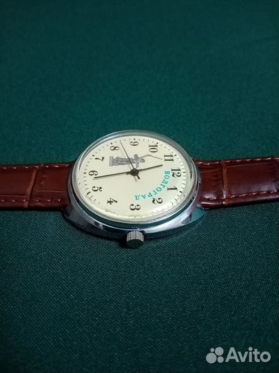 Часы ракета винтажные