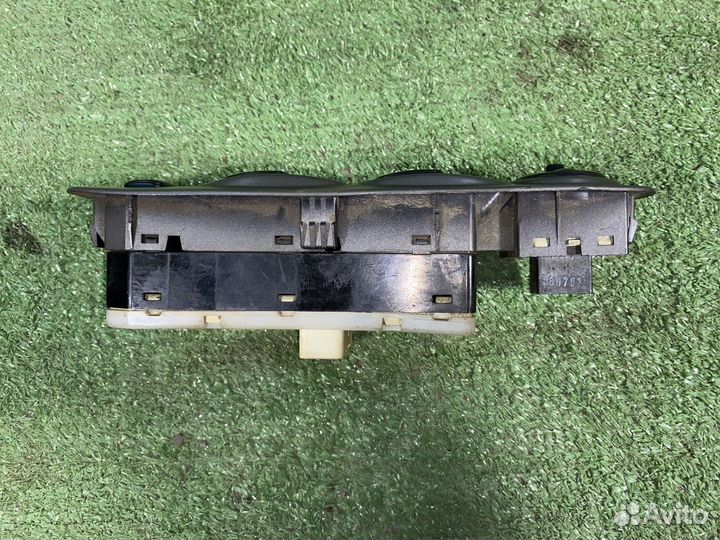 Блок управления стеклоподъемниками accent