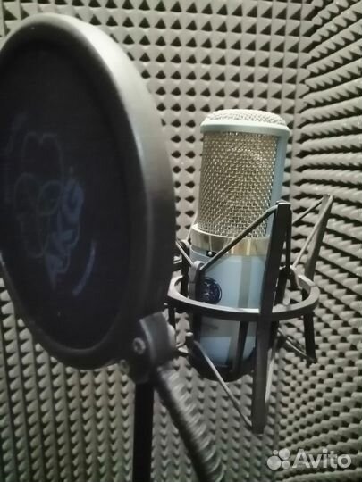 Студийный микрофон AKG Perception 420
