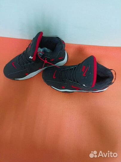 Мужские зимние кроссовки