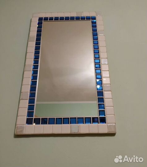Зеркало в раме из мозаики