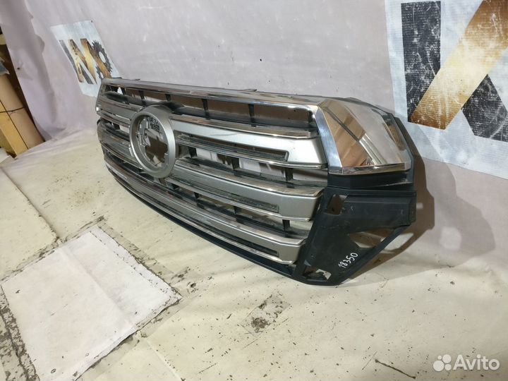 Toyota Land Cruiser 200 15- Решетка 18350