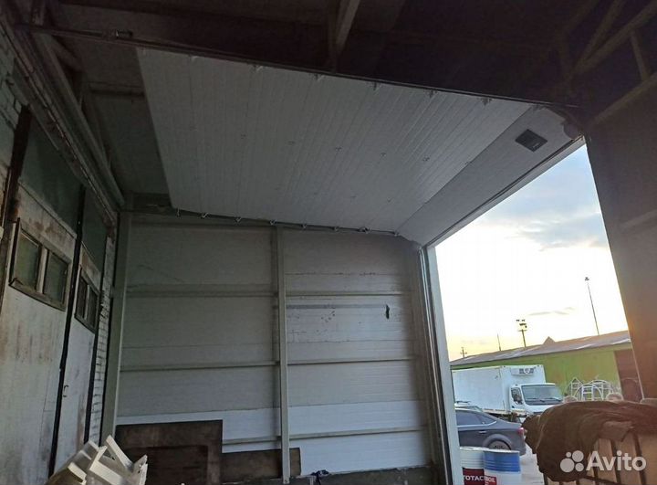 Гаражные секционные ворота с доставкой