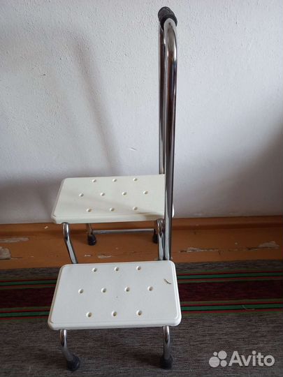 Ступенька для ванной