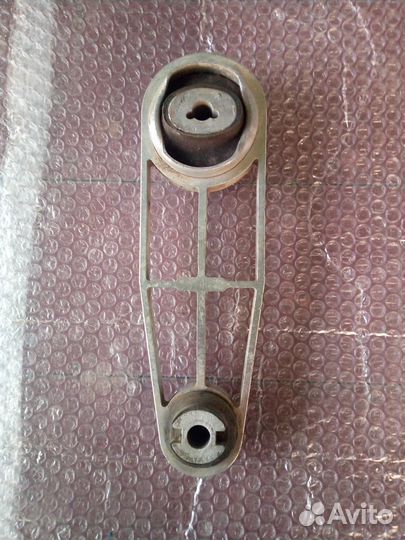 Опора двигателя задняя Renault Logan 1