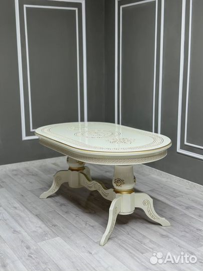 Кухонный стол и стулья в комплекте Лапка версаче