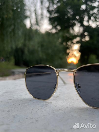 Солнцезащитные очки