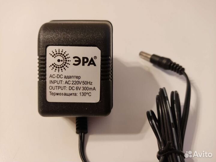 Блок питания (адаптер) 