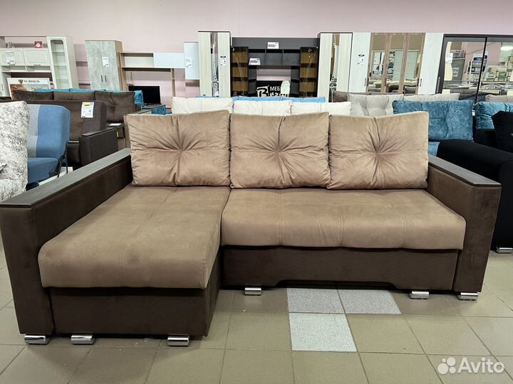 Диван вместительный