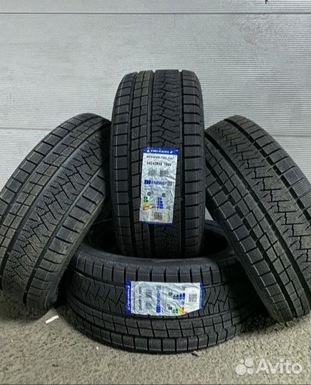 Triangle PL02 275/45 R21 110