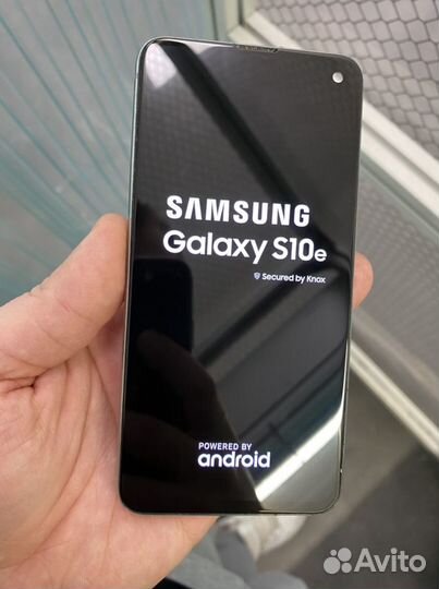 Дисплей Samsung S10e