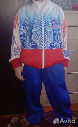 Костюм спортивный