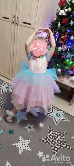 Платье праздничное