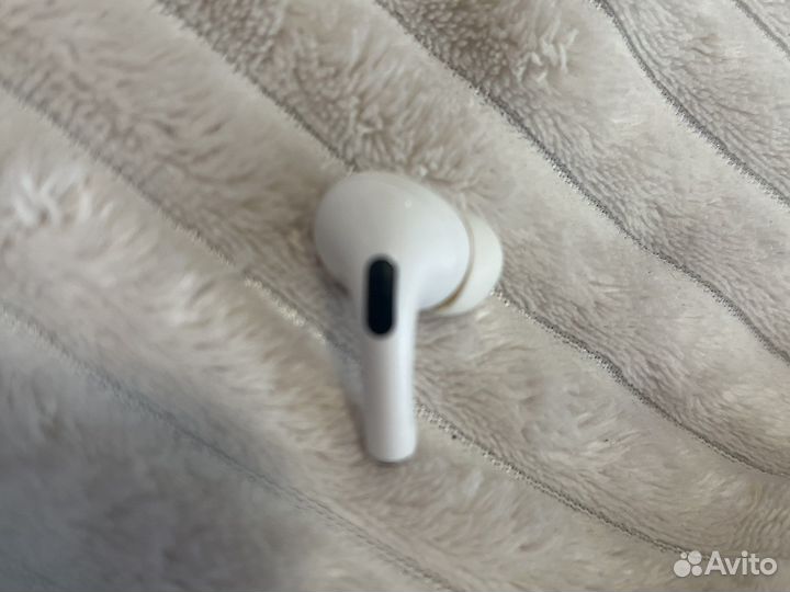 Airpods pro, правый наушник