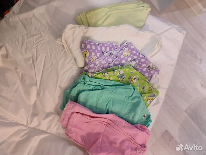 Продам детские вещи