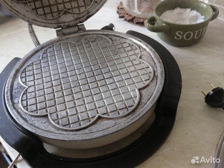 Электрическая вафельница бу