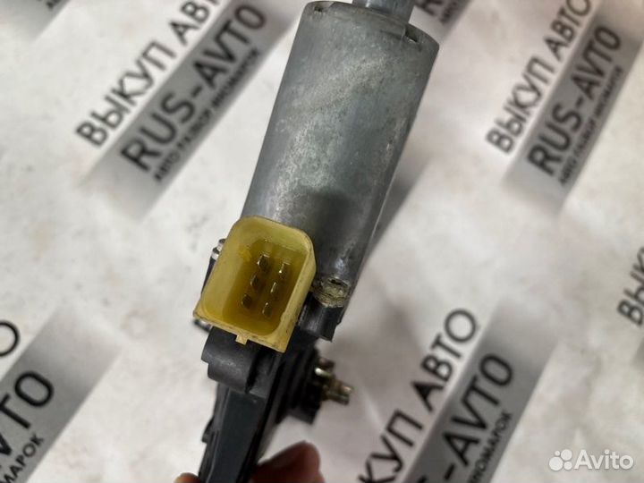 Моторчик стеклоподъемника передний правый Mercedes