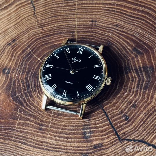 Луч - римский - наручные мужские тонкие часы СССР