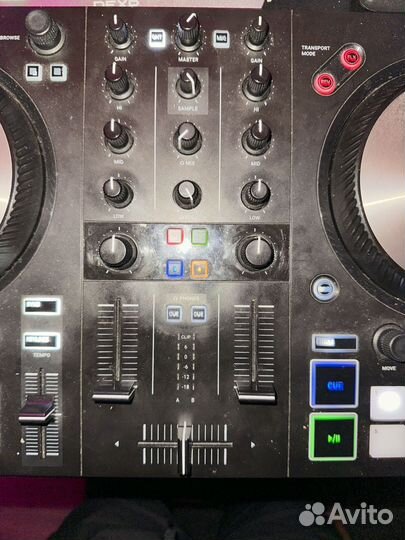 Dj контролер Traktor s2 mk3