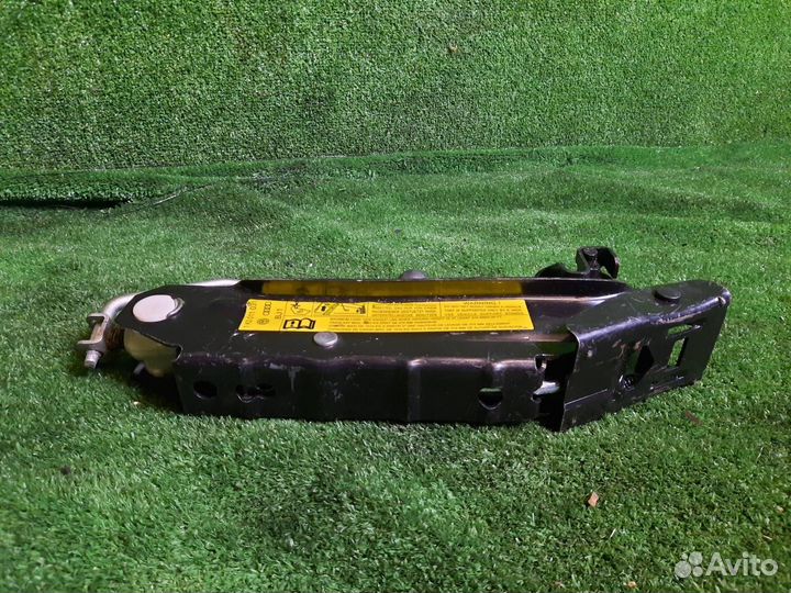 Домкрат Volkswagen Golf 5 BVY (2.0) 2005