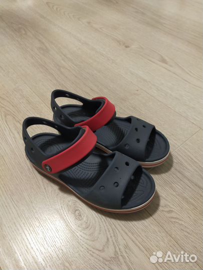 Сандалии Crocs J2