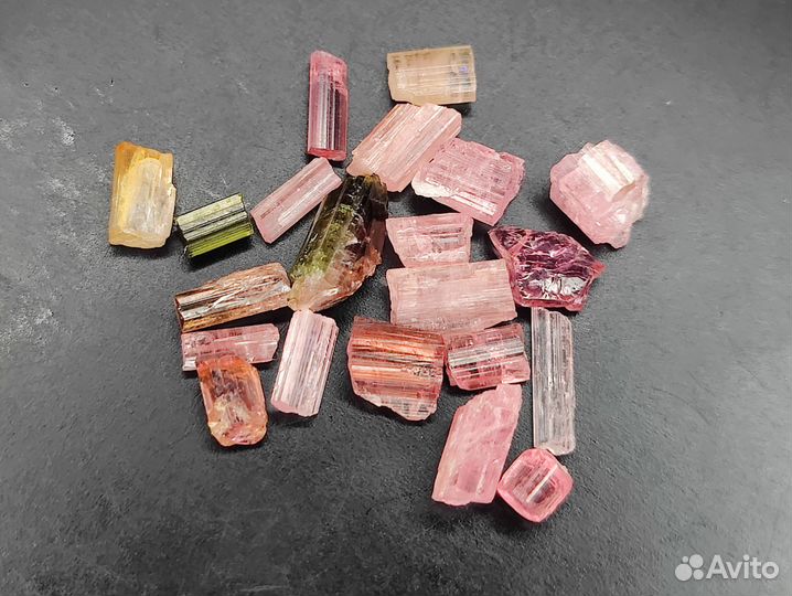 Турмалины. Природные кристаллы. Малхан