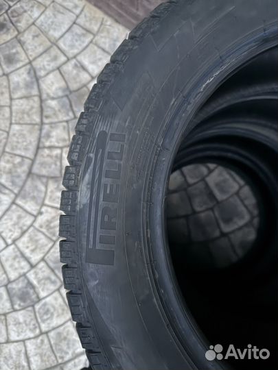 Pirelli Ice Zero FR 215/60 R17 100T