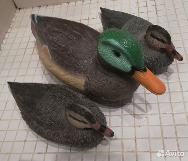Пластмассовые уточки за все 3 штуки
