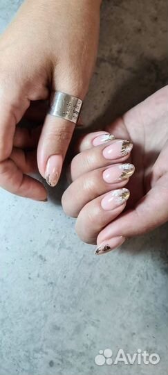 Маникюр и педикюр