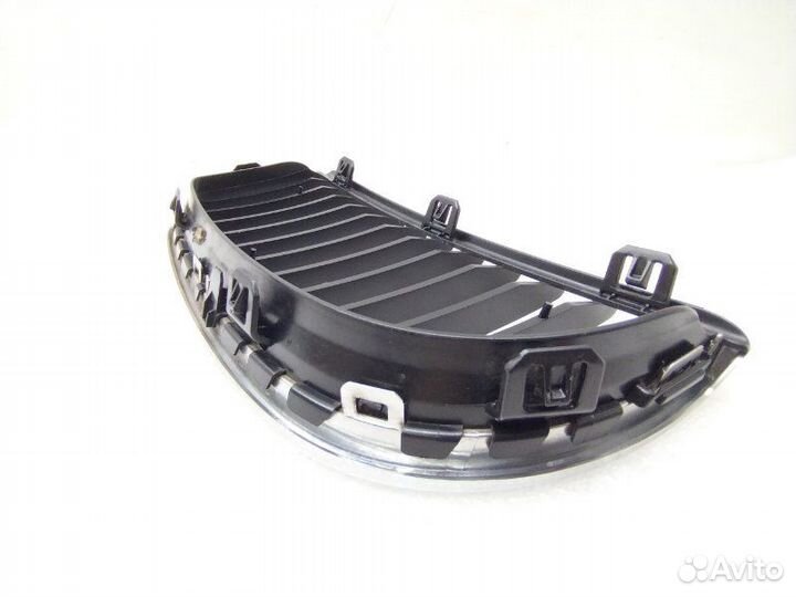 Решетка радиатора передняя правая Bmw 3-Series E90