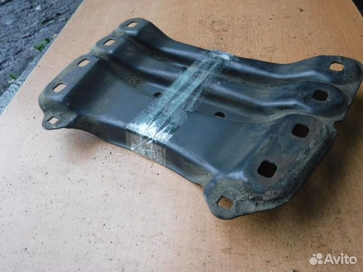 Кронштейн кпп Mercedes W220 S Class