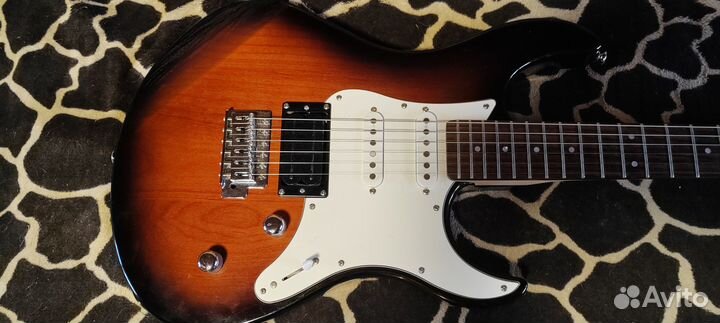 Электрогитара Yamaxa Pacifica 112v ovs