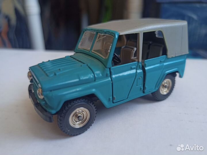 Модель автомобиля УАЗ-469