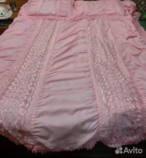 Покрывало на кровать+ 2 наволочки