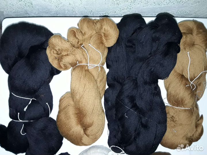 Пряжа чисто шерстенная, 7мотков по 200гр.каждый