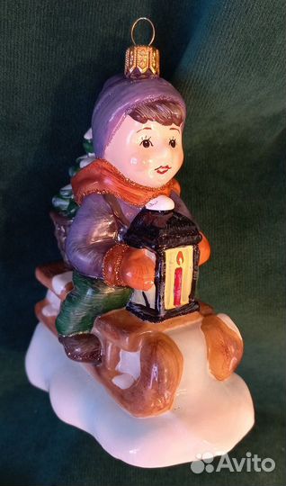 Ёлочная игрушка Мальчик на санках Hummel