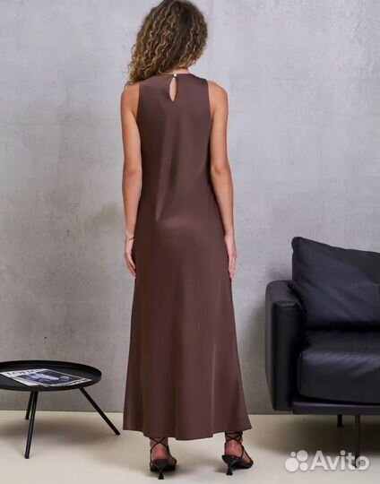 Платье праздничное длинное 54 размер без рукавов