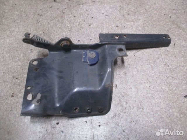 Петля капота левая Scania 1742264